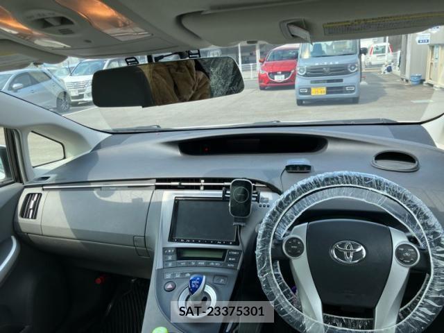 Toyota PRIUS 2012-01 7502358-10