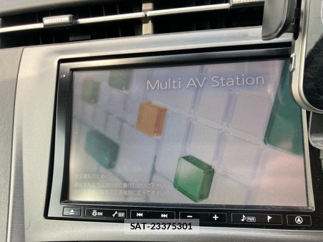Toyota PRIUS 2012-01 7502358-14