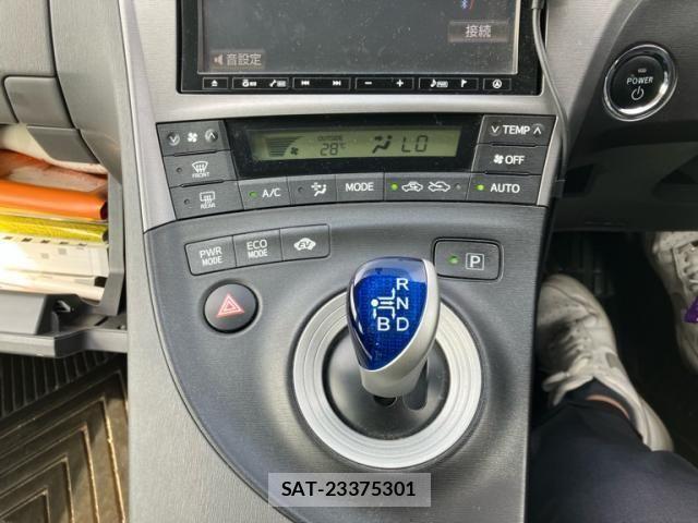 Toyota PRIUS 2012-01 7502358-18