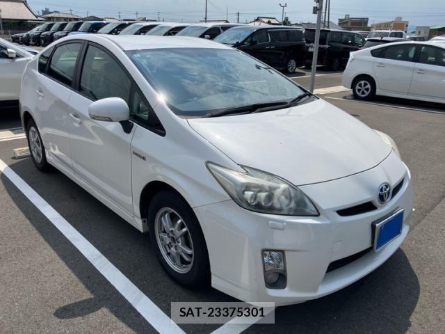 Toyota PRIUS 2012-01 7502358-1