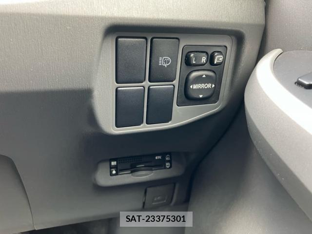 Toyota PRIUS 2012-01 7502358-19