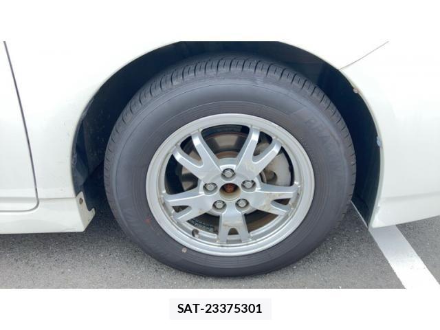 Toyota PRIUS 2012-01 7502358-21