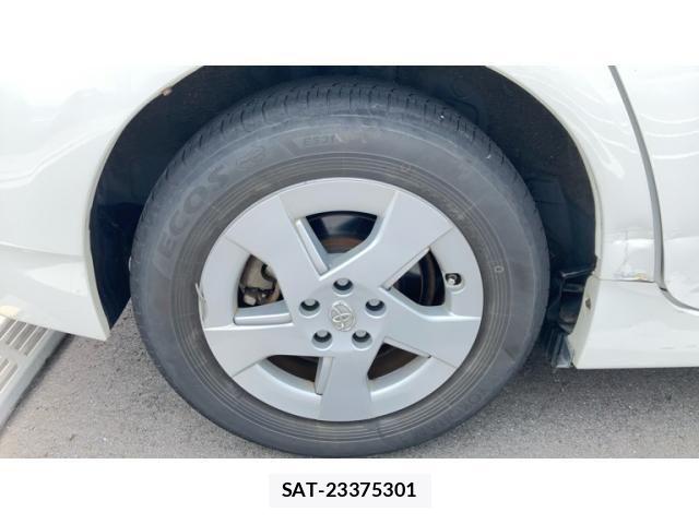 Toyota PRIUS 2012-01 7502358-24