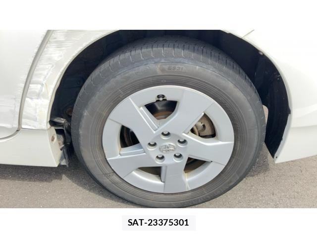 Toyota PRIUS 2012-01 7502358-25