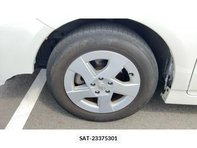 Toyota PRIUS 2012-01 7502358-26