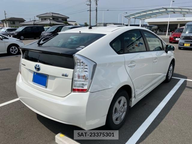 Toyota PRIUS 2012-01 7502358-5