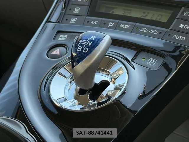 Toyota PRIUS 2010-02 7502335-10