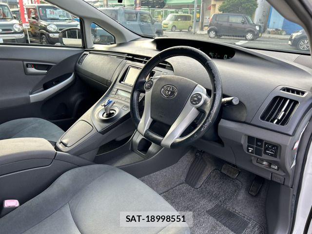 Toyota PRIUS 2010-06 7502340-10