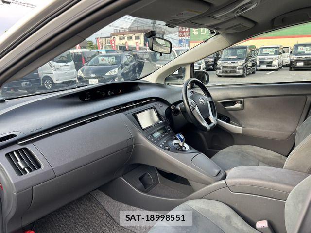 Toyota PRIUS 2010-06 7502340-11