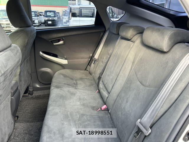 Toyota PRIUS 2010-06 7502340-13