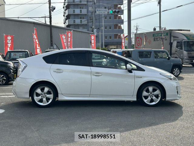 Toyota PRIUS 2010-06 7502340-5