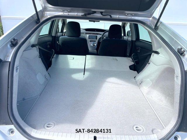 Toyota PRIUS 2015-04 7509716-10