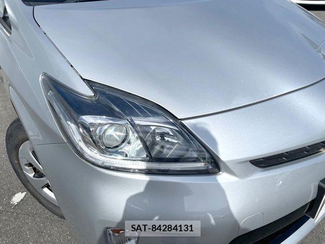 Toyota PRIUS 2015-04 7509716-11