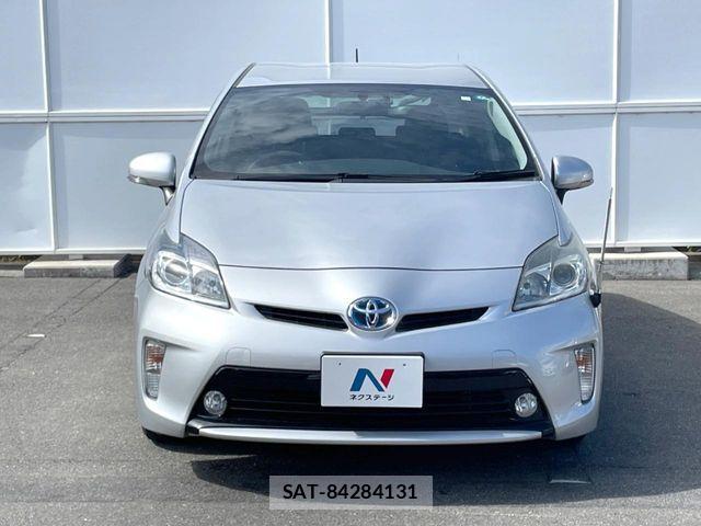Toyota PRIUS 2015-04 7509716-13