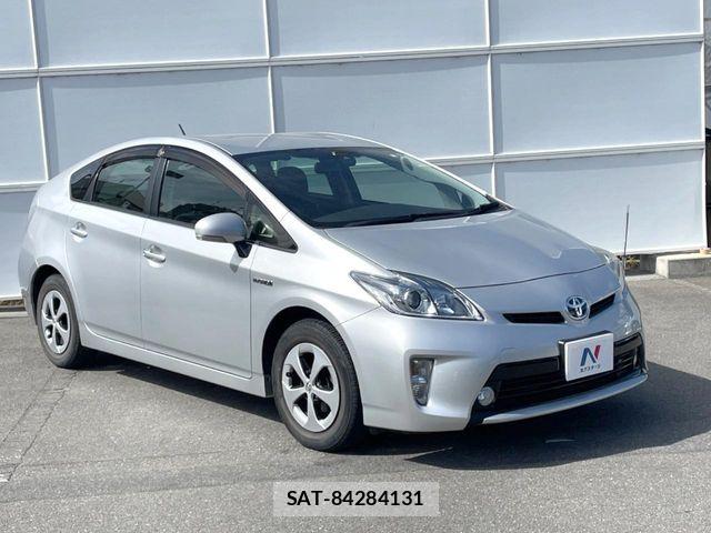 Toyota PRIUS 2015-04 7509716-15