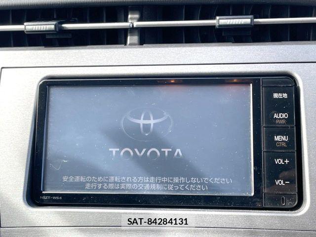 Toyota PRIUS 2015-04 7509716-2