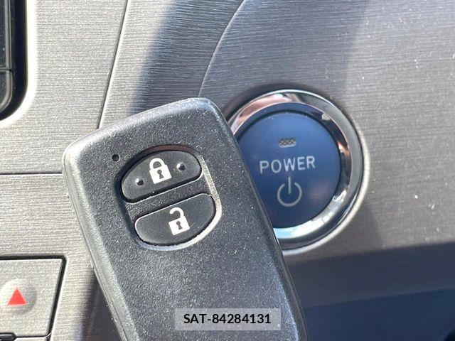 Toyota PRIUS 2015-04 7509716-6