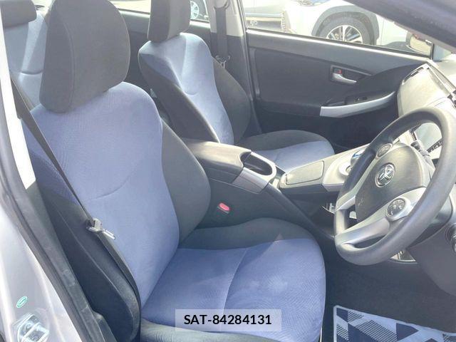Toyota PRIUS 2015-04 7509716-7