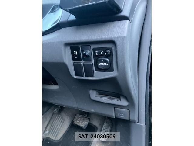 Toyota PRIUS 2009-08 7502356-18