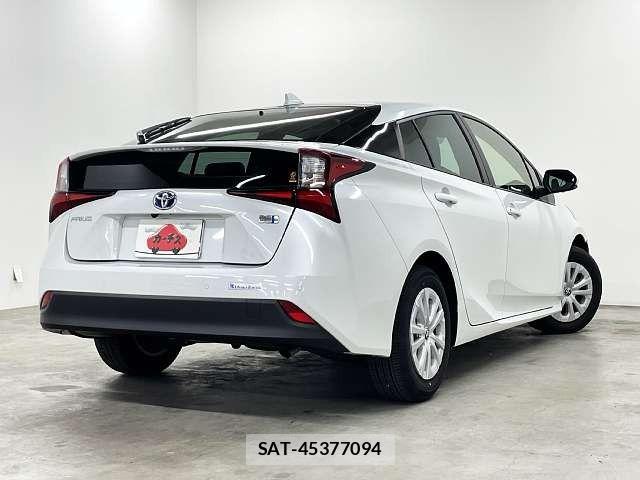 Toyota PRIUS 2023-01 7502281-2