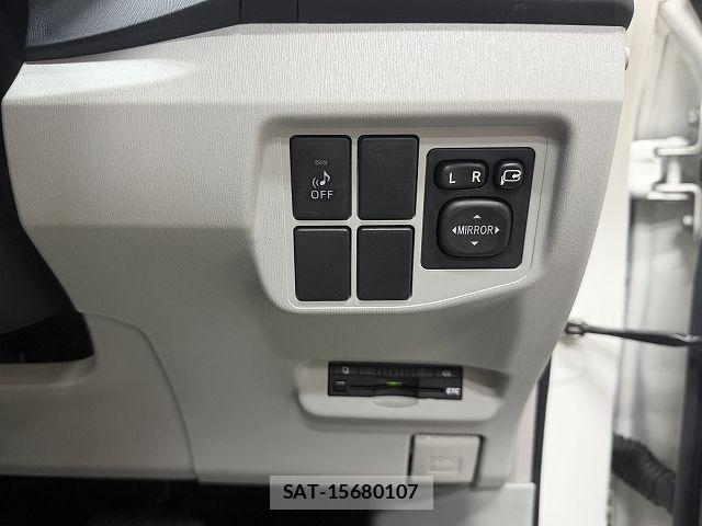 Toyota PRIUS 2012-07 7502332-16