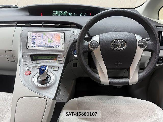 Toyota PRIUS 2012-07 7502332-1
