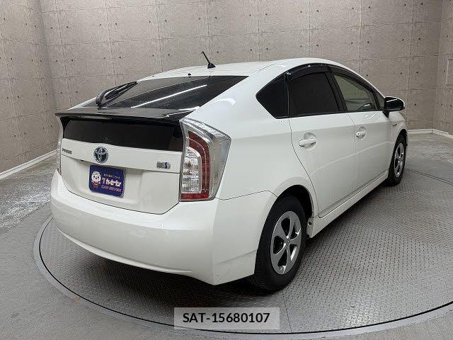 Toyota PRIUS 2012-07 7502332-3