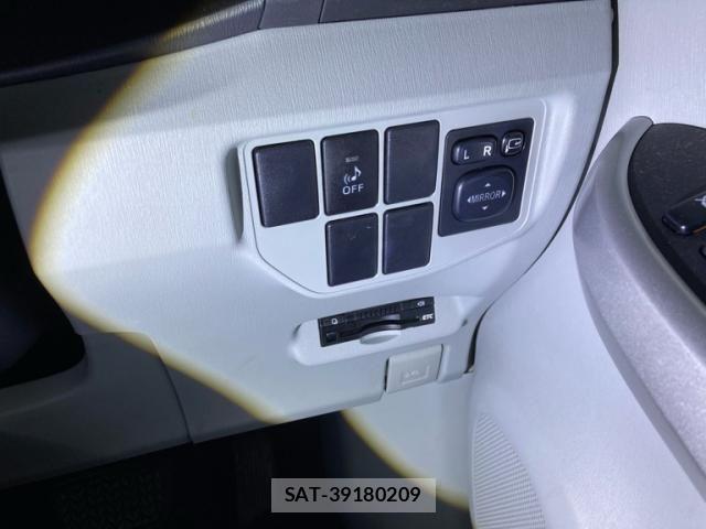 Toyota PRIUS 2014-08 7509727-9
