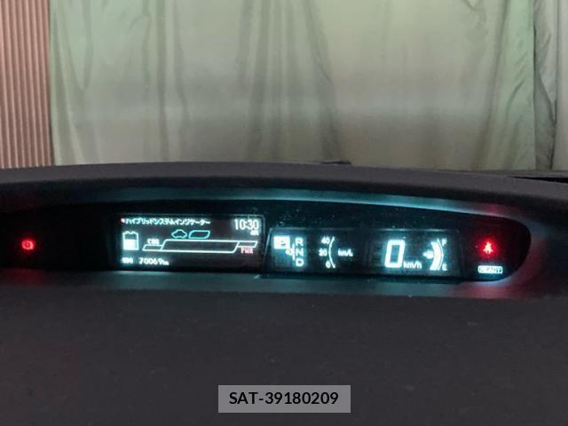 Toyota PRIUS 2014-08 7509727-11