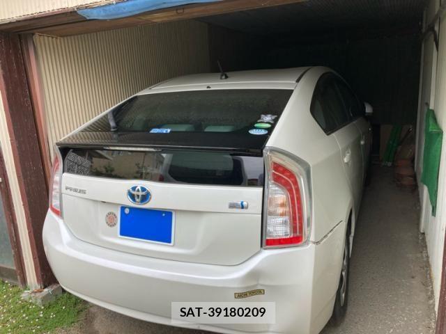 Toyota PRIUS 2014-08 7509727-1