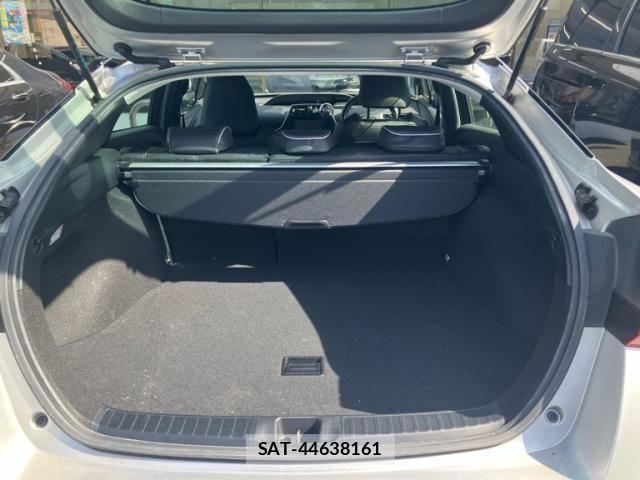 Toyota PRIUS 2019-08 7502324-10