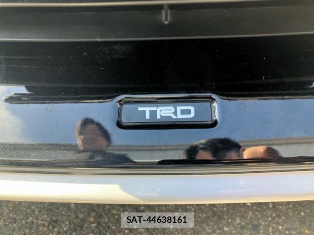 Toyota PRIUS 2019-08 7502324-12
