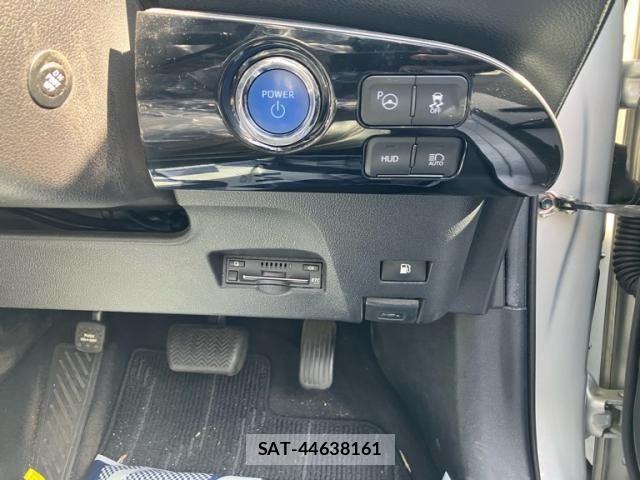 Toyota PRIUS 2019-08 7502324-15