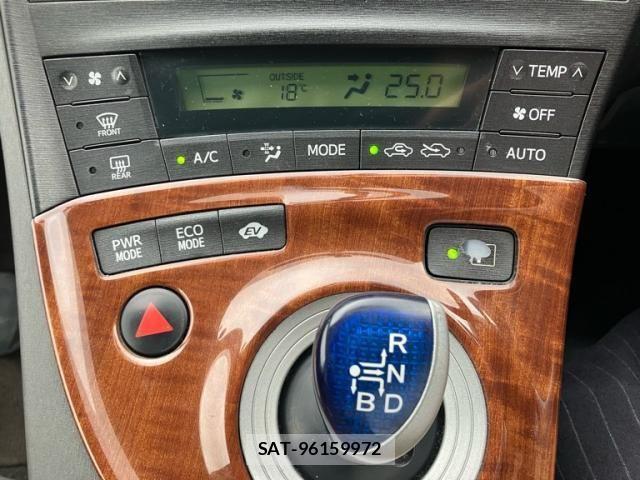 Toyota PRIUS 2010-08 7502351-17