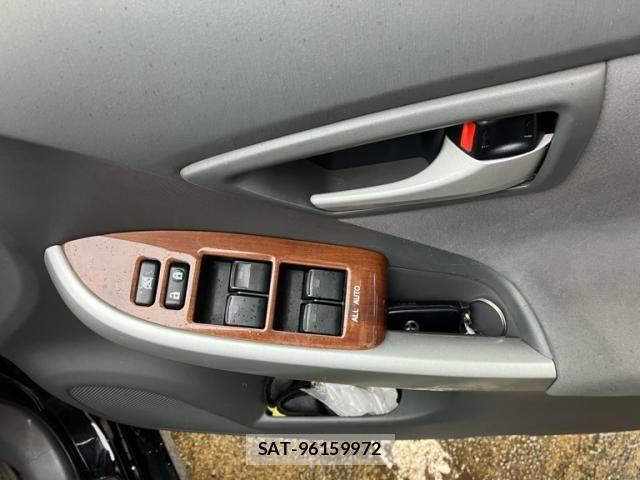 Toyota PRIUS 2010-08 7502351-8