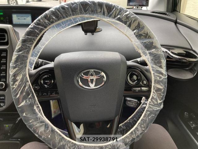 Toyota PRIUS 2022-03 7502286-17