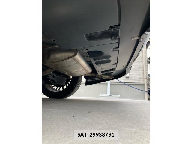 Toyota PRIUS 2022-03 7502286-24