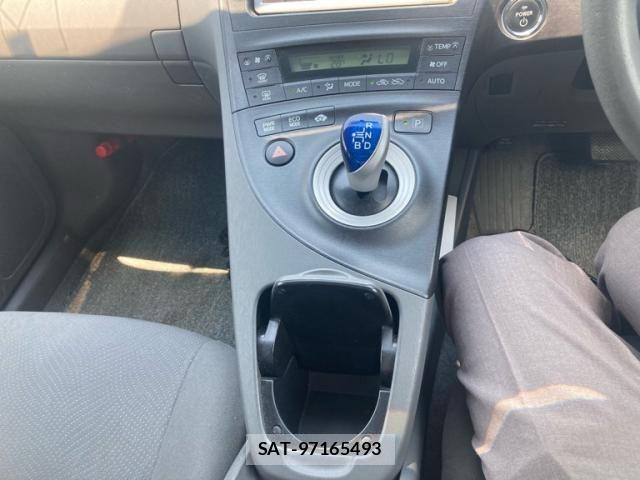 Toyota PRIUS 2010-05 7502360-9