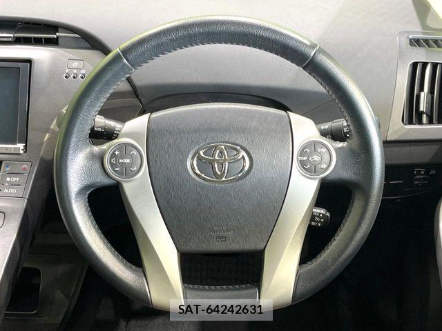 Toyota PRIUS 2013-06 7502334-10