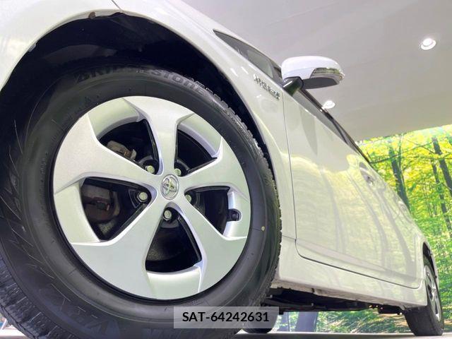 Toyota PRIUS 2013-06 7502334-12