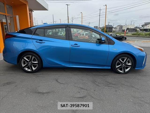 Toyota PRIUS 2019-06 7502318-10