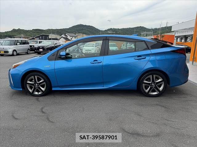 Toyota PRIUS 2019-06 7502318-11