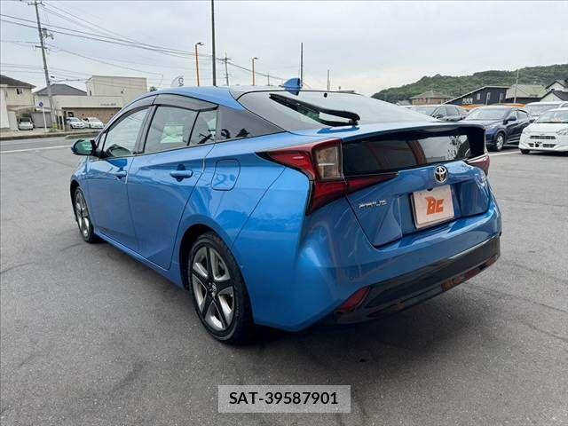 Toyota PRIUS 2019-06 7502318-12