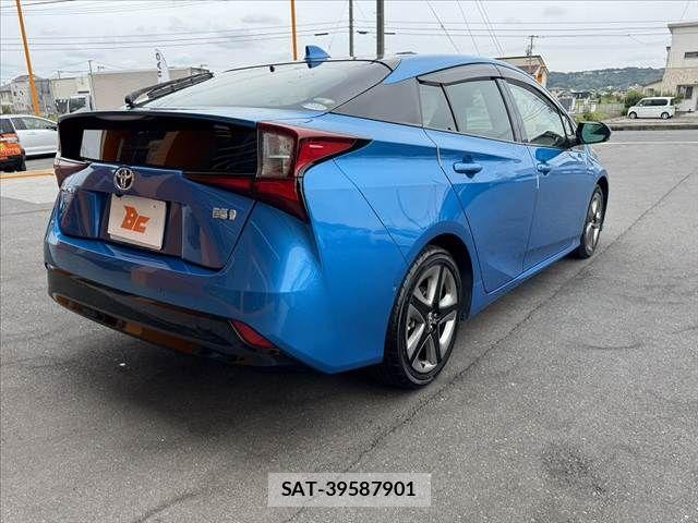 Toyota PRIUS 2019-06 7502318-14