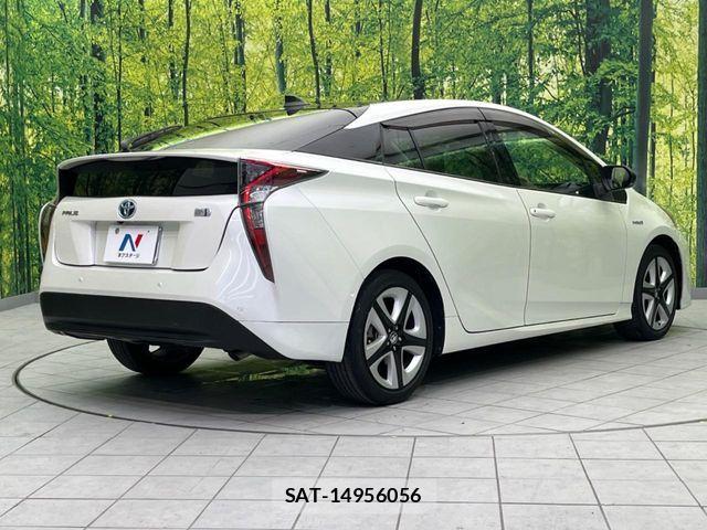 Toyota PRIUS 2018-03 7502303-16