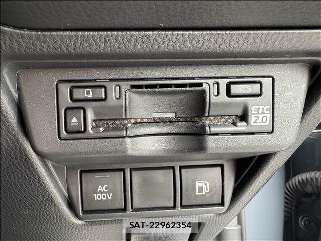 Toyota PRIUS 2023-05 7502275-10