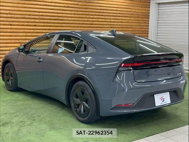 Toyota PRIUS 2023-05 7502275-16