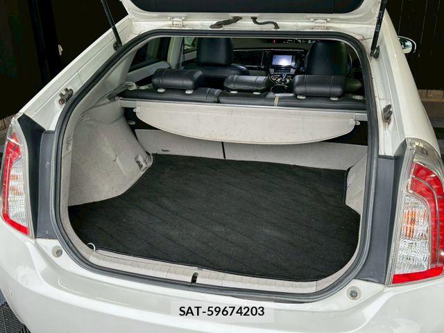 Toyota PRIUS 2012-03 7509717-15