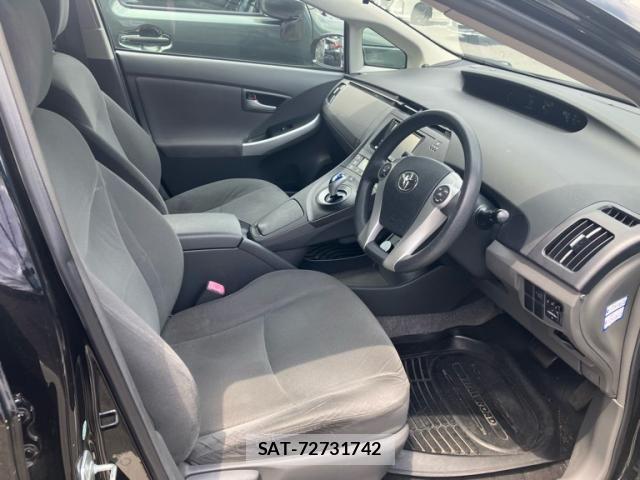 Toyota PRIUS 2011-06 7509731-11