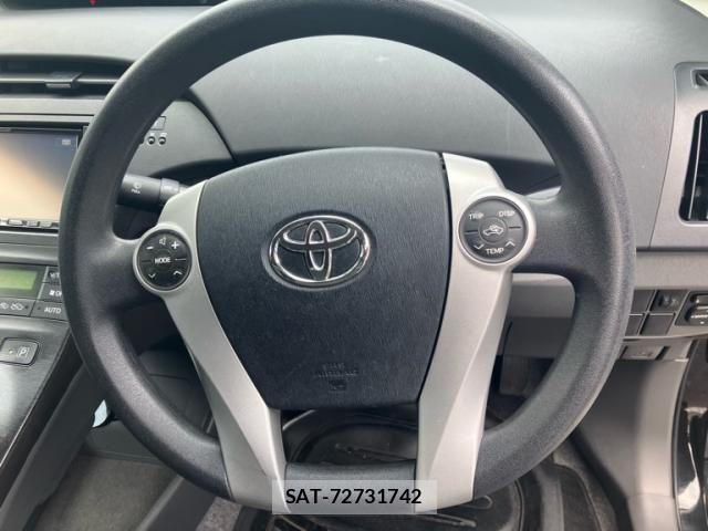 Toyota PRIUS 2011-06 7509731-16